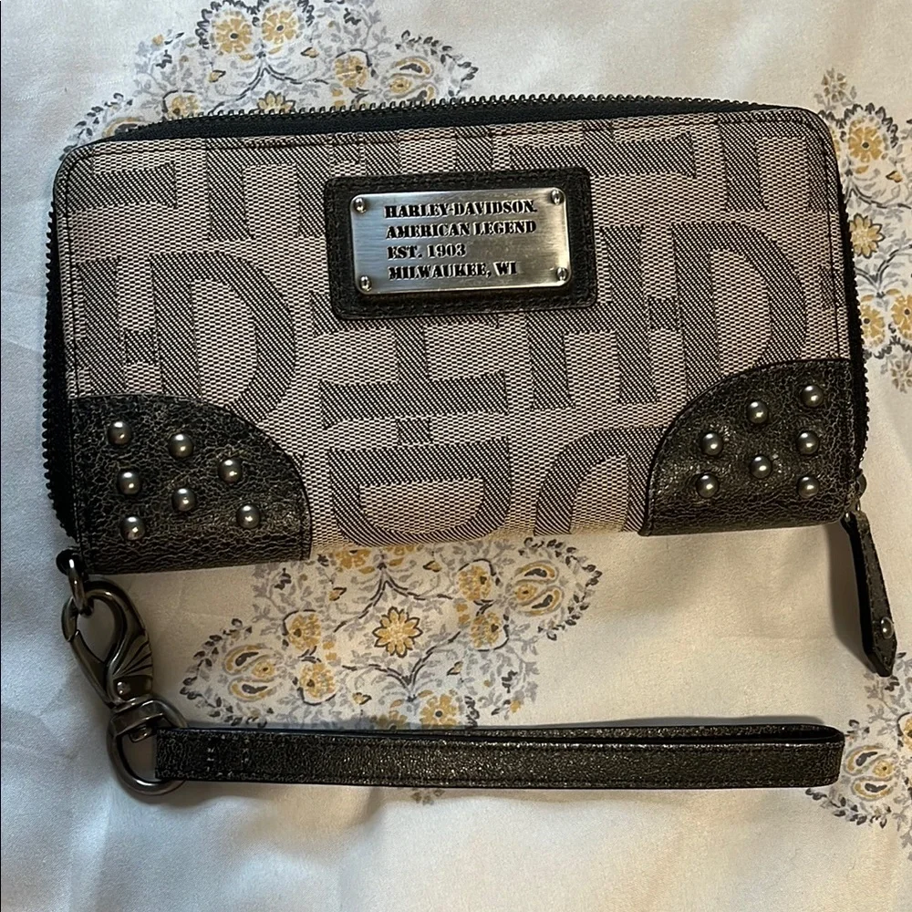 Harley-Davidson Tan & Brown Jacquard Wallet-Wristlet - Picture 1 of 10